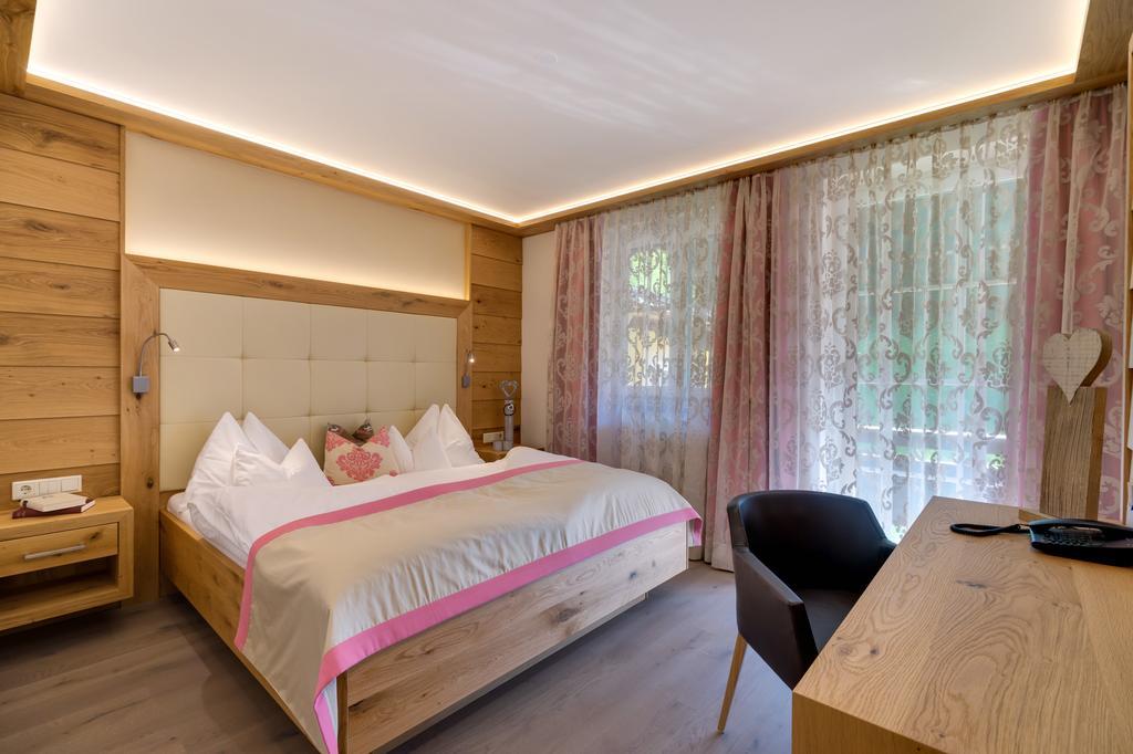 Hotel Fischerwirt Natur Waldspa Faistenau Phòng bức ảnh